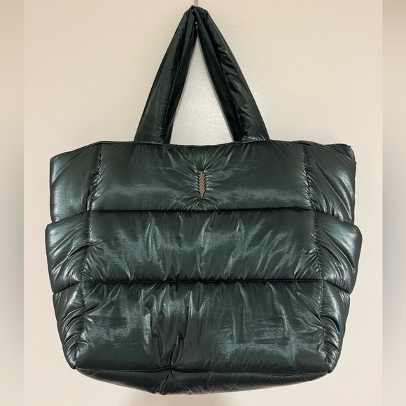 Thacker Handbags - Thacker Puffy Quinn Tote Large Metallic Travel Pockets Pristine Condition $168